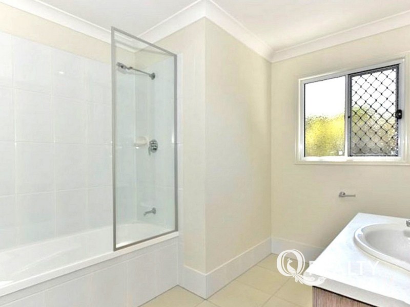 19/10 Creek Street, Bundamba QLD 4304
