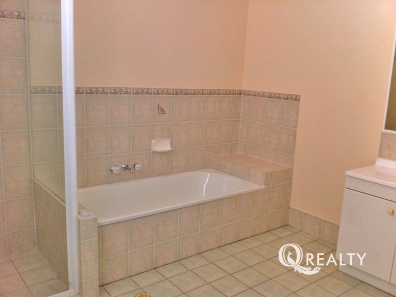 5.16 Michael Lynagh Drive, Daisy Hill QLD 4127