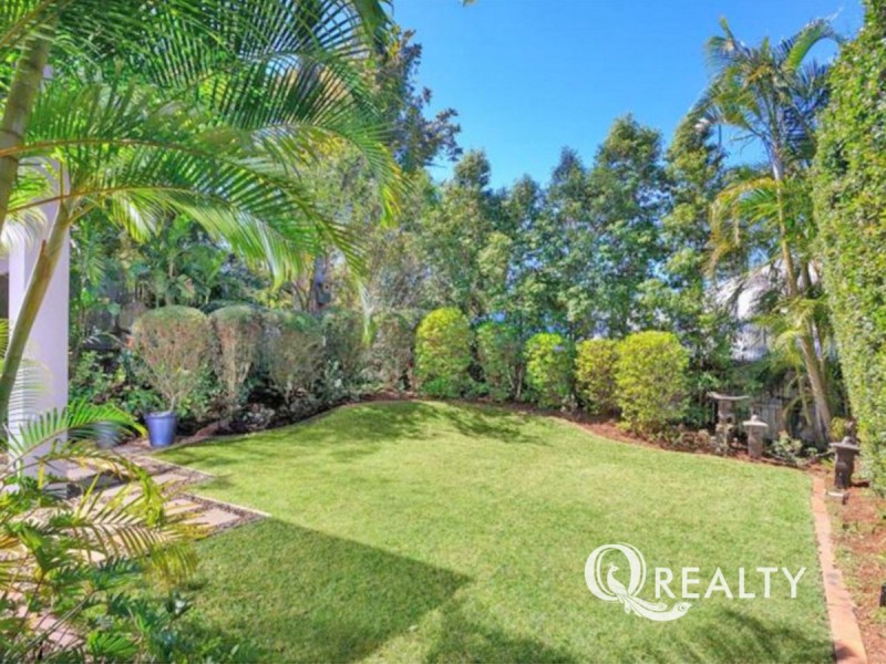 27 Amberelle Place, Chapel Hill QLD 4069