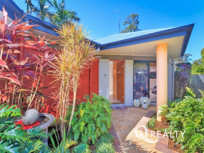 27 Amberelle Place, Chapel Hill QLD 4069