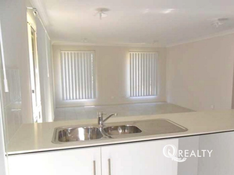 33 Conway Street, Riverview QLD 4303