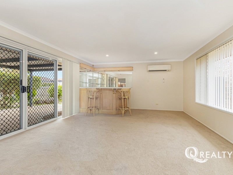 8 Azalea Crescent, Calamvale QLD 4116