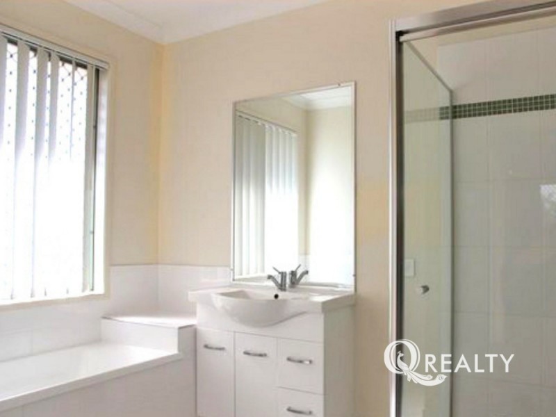 12 Iris Court, Yamanto QLD 4305