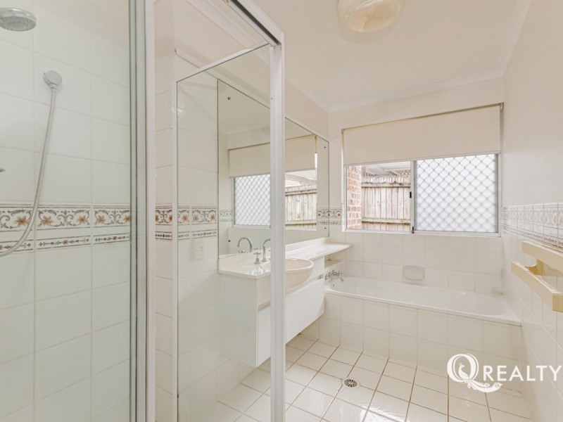 .8 Azalea Crescent, Calamvale QLD 4116