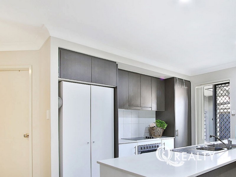 19 Acacia Street, Heathwood QLD 4110