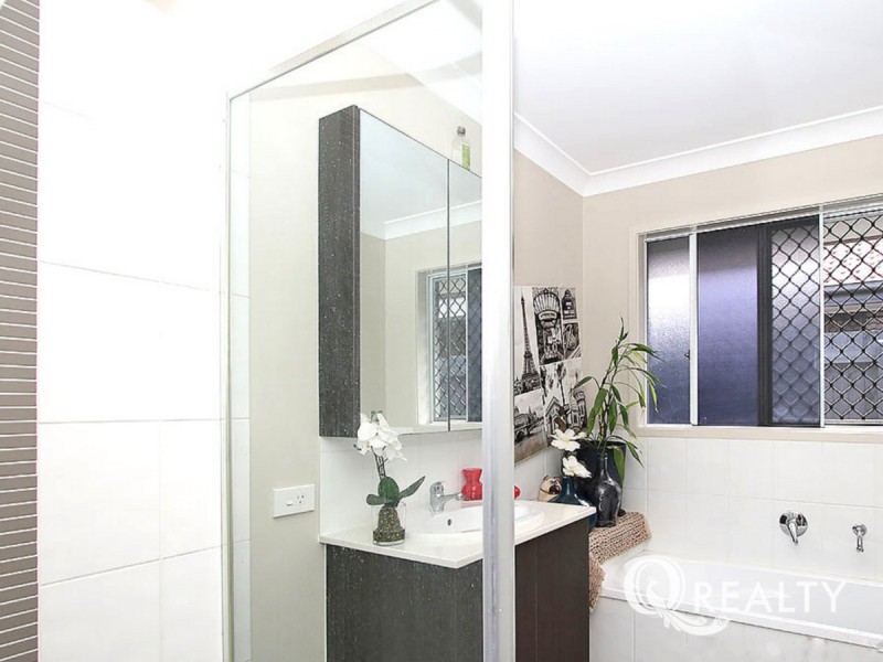 19 Acacia Street, Heathwood QLD 4110