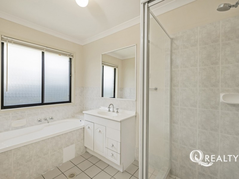 40 Allenby Drive, Meadowbrook QLD 4131