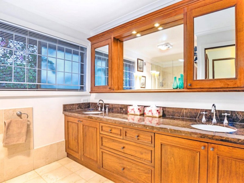 702 Musgrave Road, Robertson QLD 4109