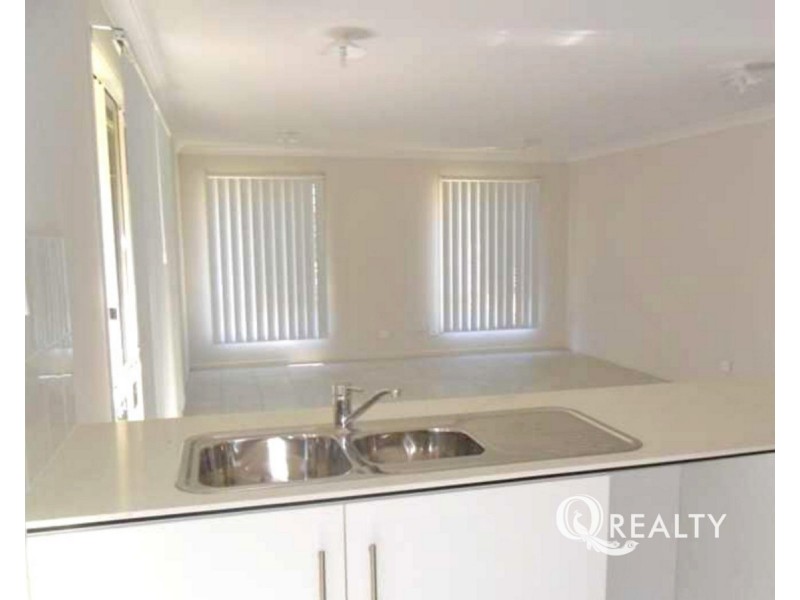 33 Conway Street, Riverview QLD 4303