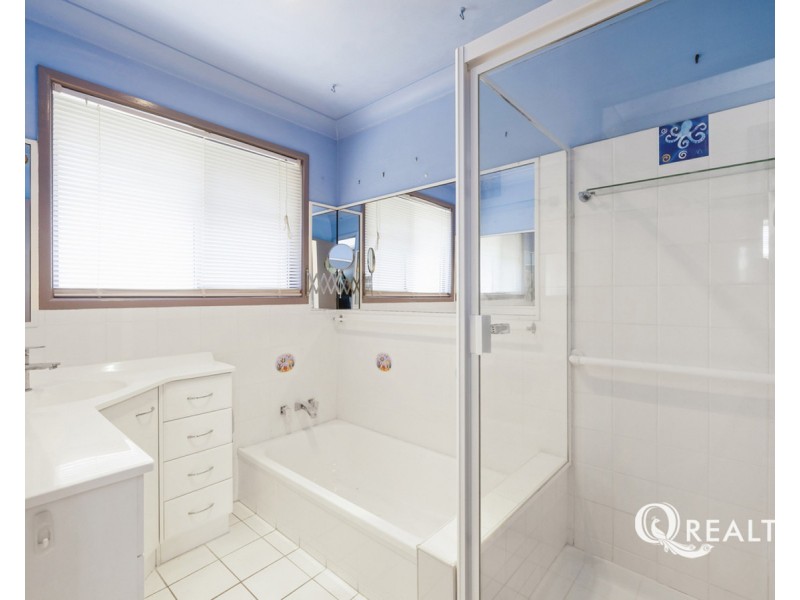 .6 Putnam Street, Wishart QLD 4122