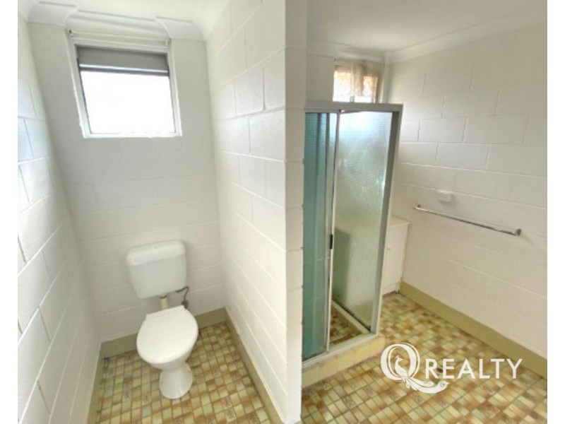 2/42 Defiance Road, Logan Central QLD 4114