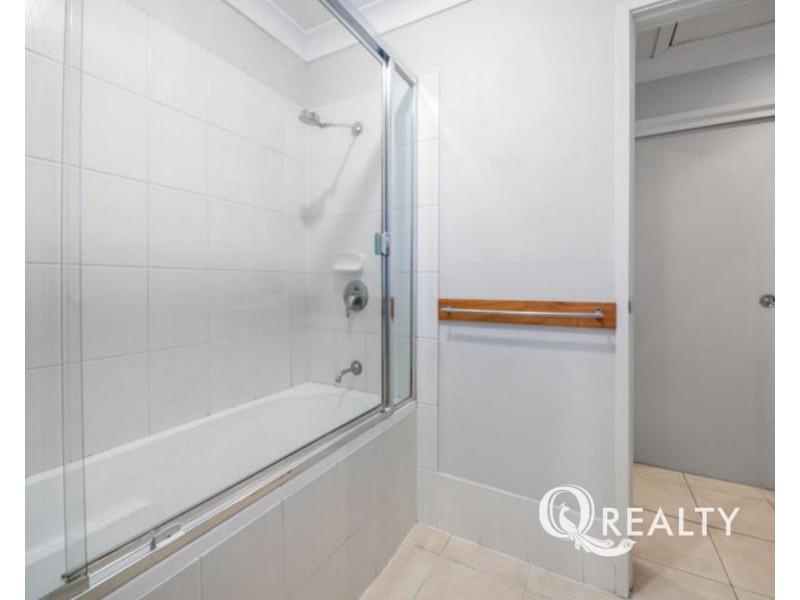 61 Creekside Drive, Springfield Lakes QLD 4300