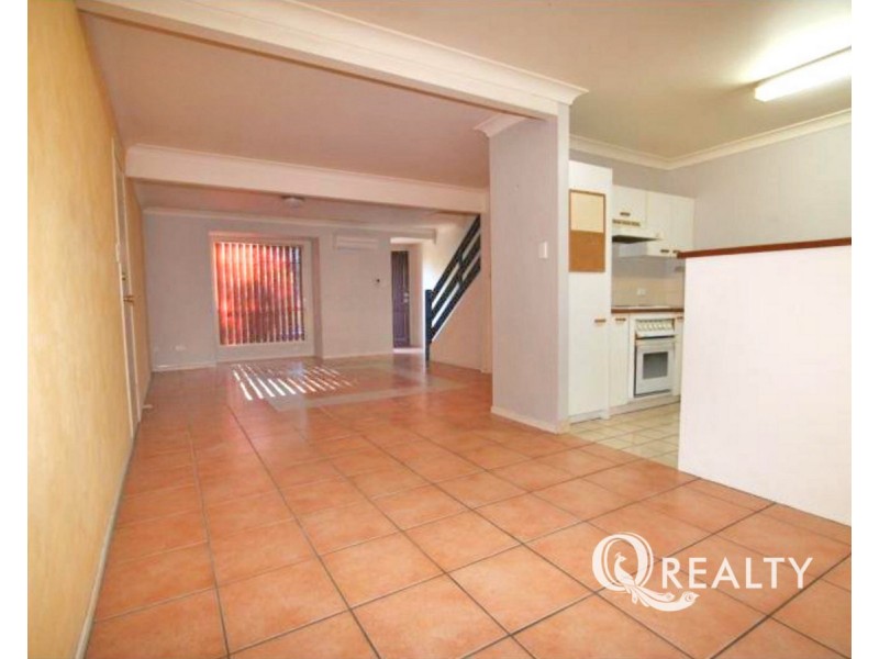 2/16 Ewing Road, Logan Central QLD 4114