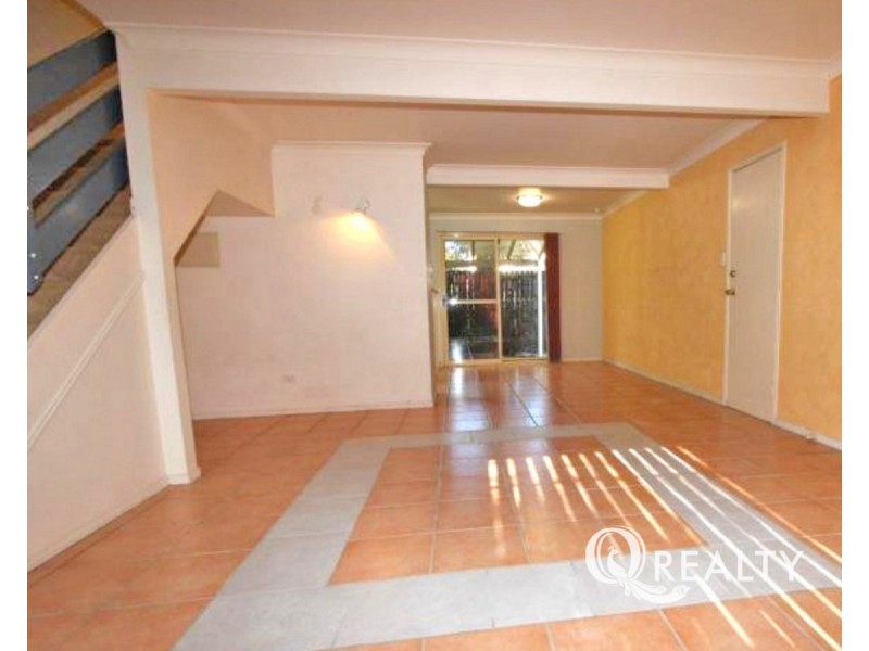 2/16 Ewing Road, Logan Central QLD 4114