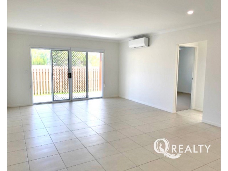 10 Sweetman Place, Hillcrest QLD 4118