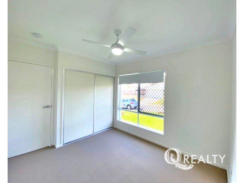 10 Sweetman Place, Hillcrest QLD 4118