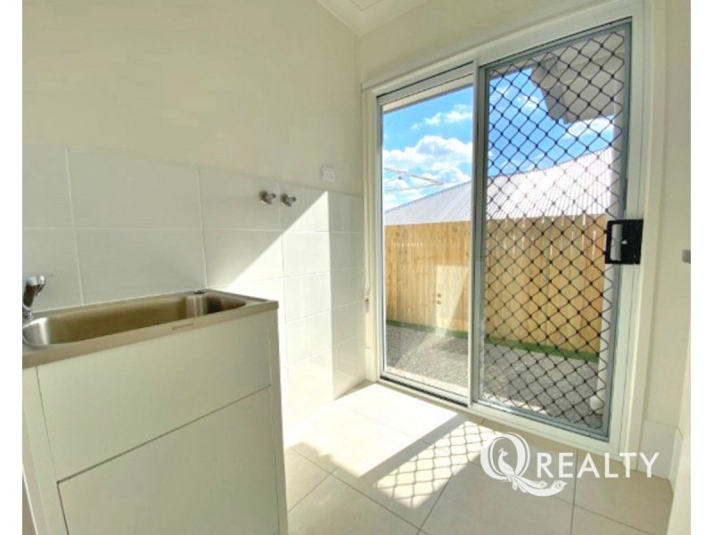 10 Sweetman Place, Hillcrest QLD 4118