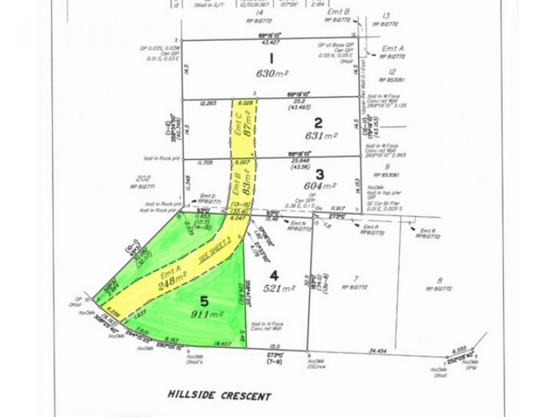 18 Hillside Crescent, Edens Landing QLD 4207