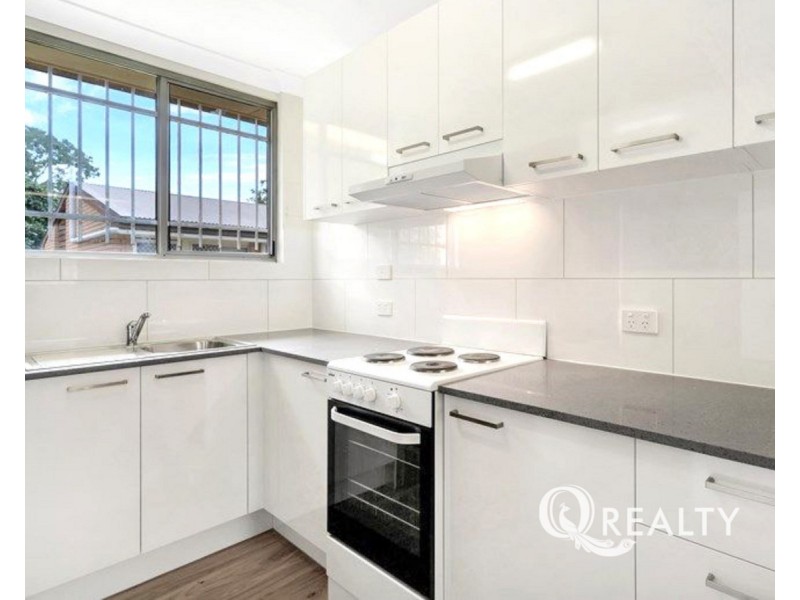 5/42 Defiance Road, Logan Central QLD 4114