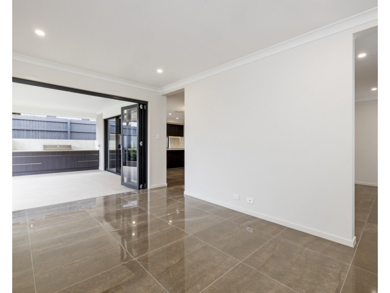 177 Falkland St East Street, Pallara QLD 4110