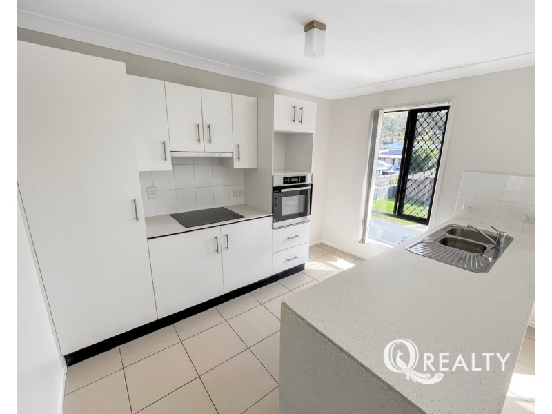 94 High Street, Blackstone QLD 4304
