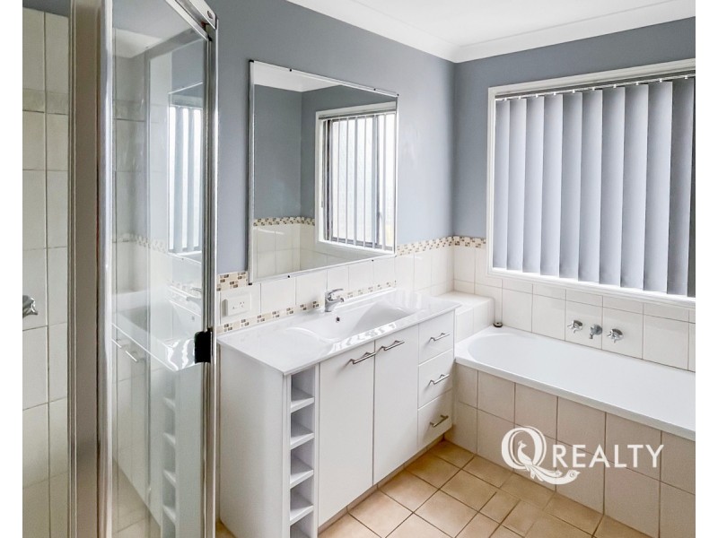 125 Greenways Esplanade, Parkinson QLD 4115