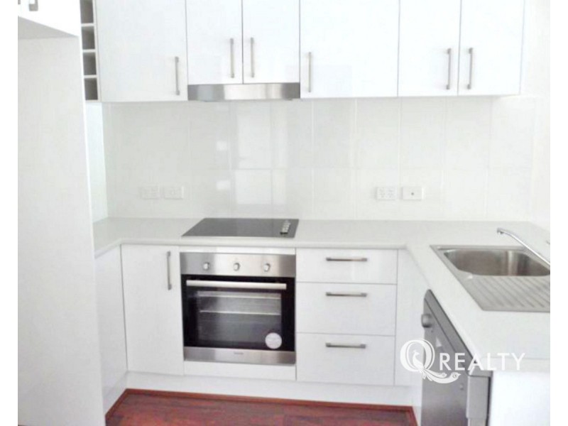 2/15 Zahel Street, Carina QLD 4152