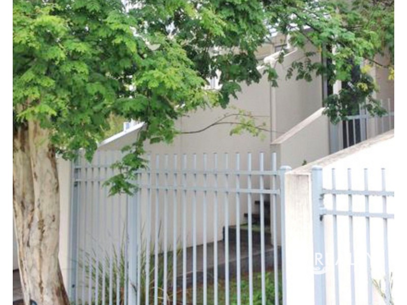 2/15 Zahel Street, Carina QLD 4152