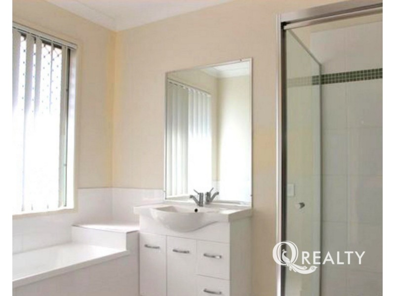 12 Iris Court, Yamanto QLD 4305