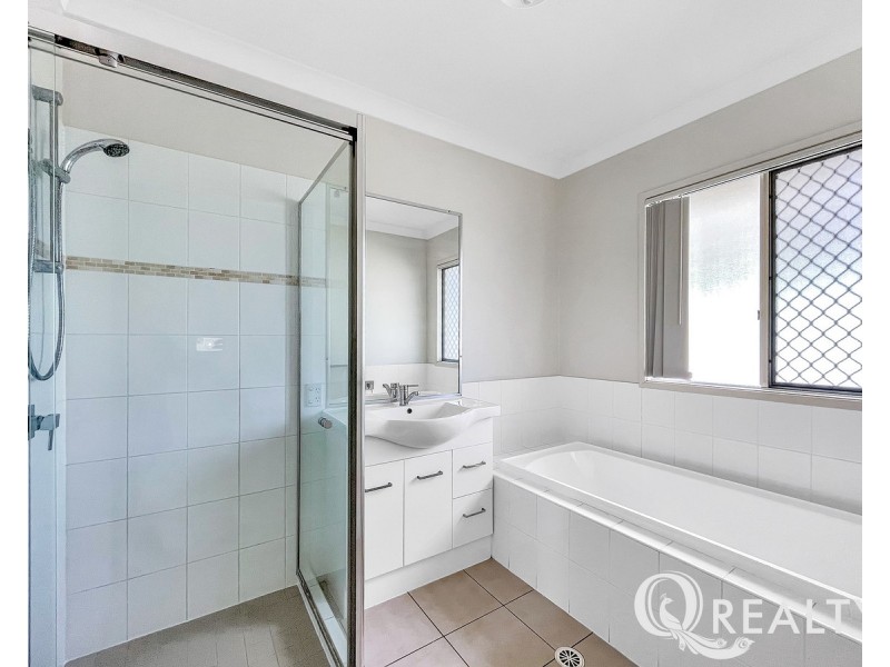 6 Figtree Court, Yamanto QLD 4305