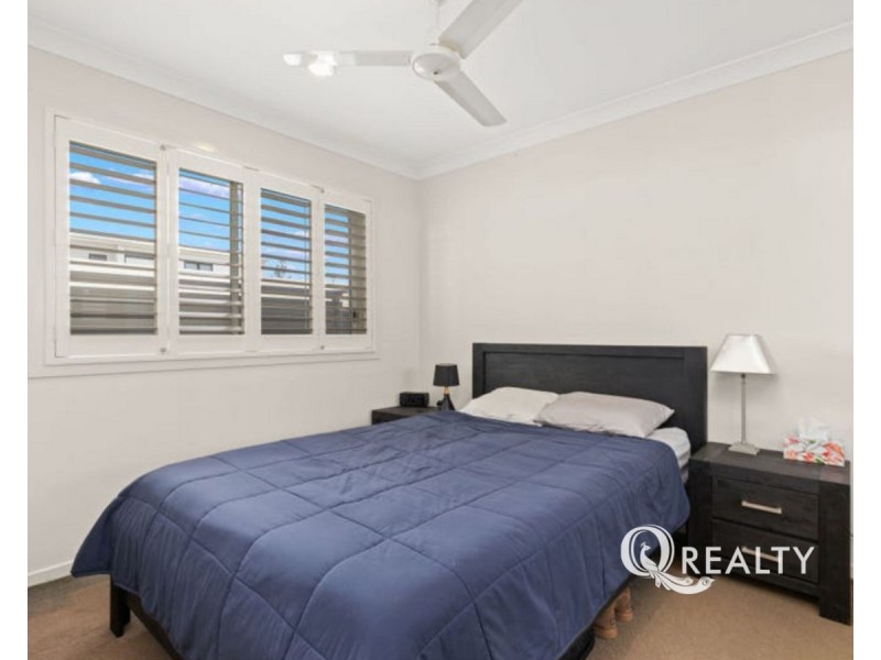 10/12 Lake Street, Yeronga QLD 4104