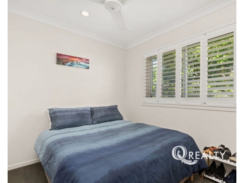 10/12 Lake Street, Yeronga QLD 4104