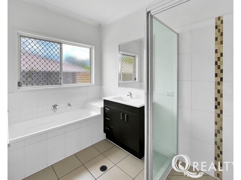 26 Dinnigan Crescent, Durack QLD 4077