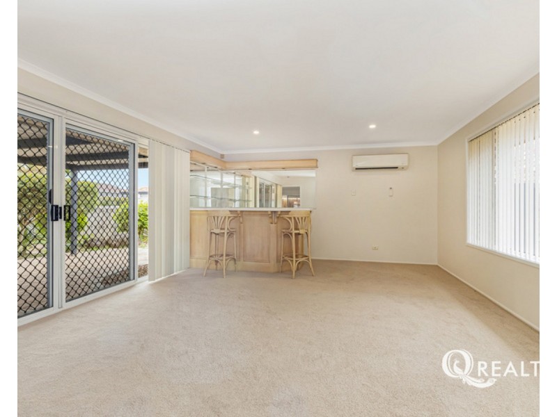 8 Azalea Crescent, Calamvale QLD 4116