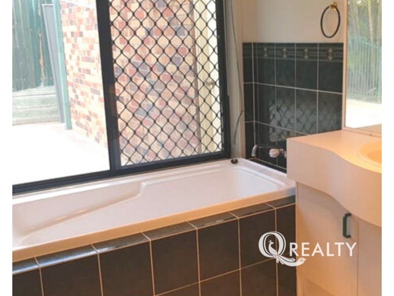 6 Janmore Place, Parkinson QLD 4115