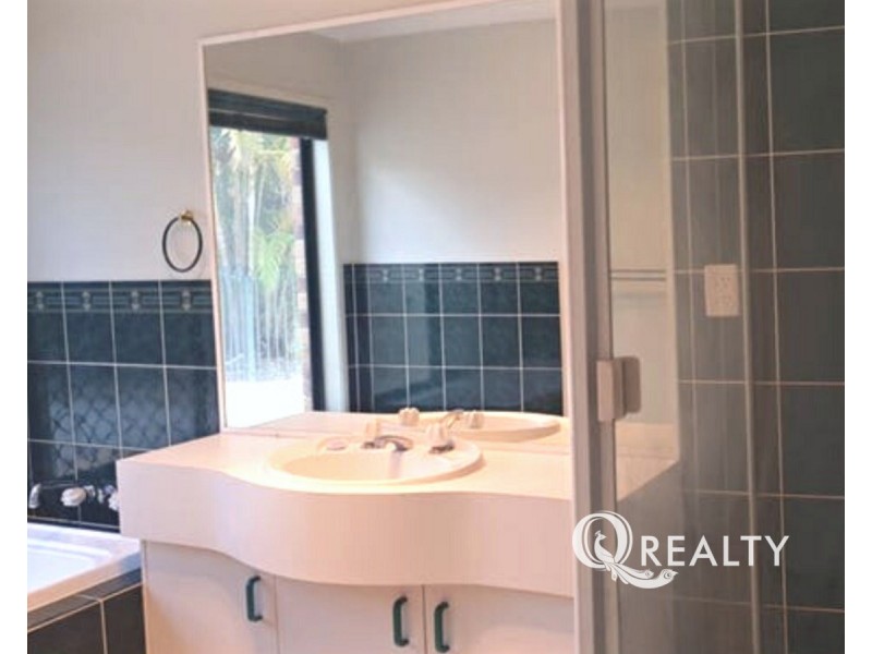 6 Janmore Place, Parkinson QLD 4115