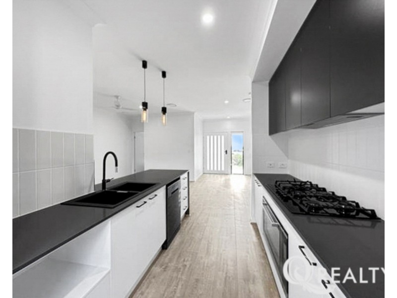 472 Grande Avenue, Spring Mountain QLD 4124