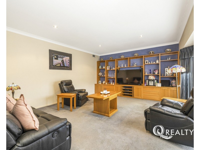 4 Ravensbourne Close, Parkinson QLD 4115