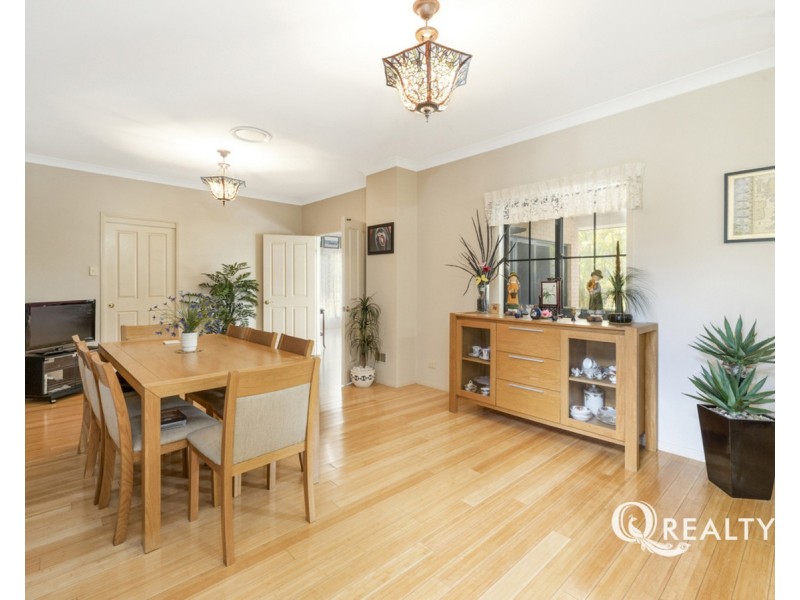 4 Ravensbourne Close, Parkinson QLD 4115