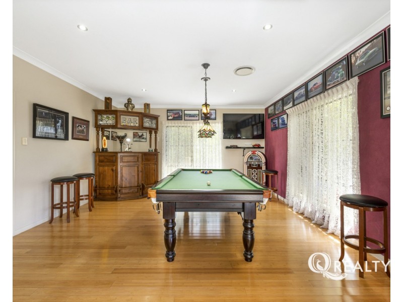4 Ravensbourne Close, Parkinson QLD 4115