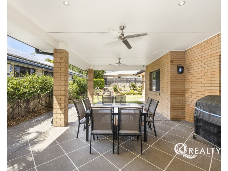 4 Ravensbourne Close, Parkinson QLD 4115