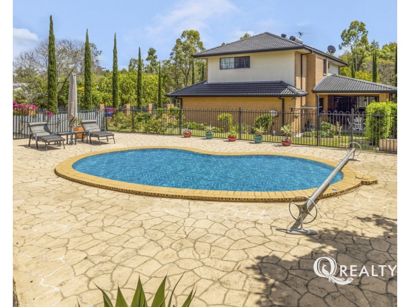 4 Ravensbourne Close, Parkinson QLD 4115