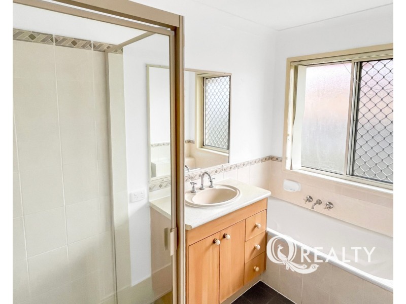 42 Fourth Avenue, Marsden QLD 4132