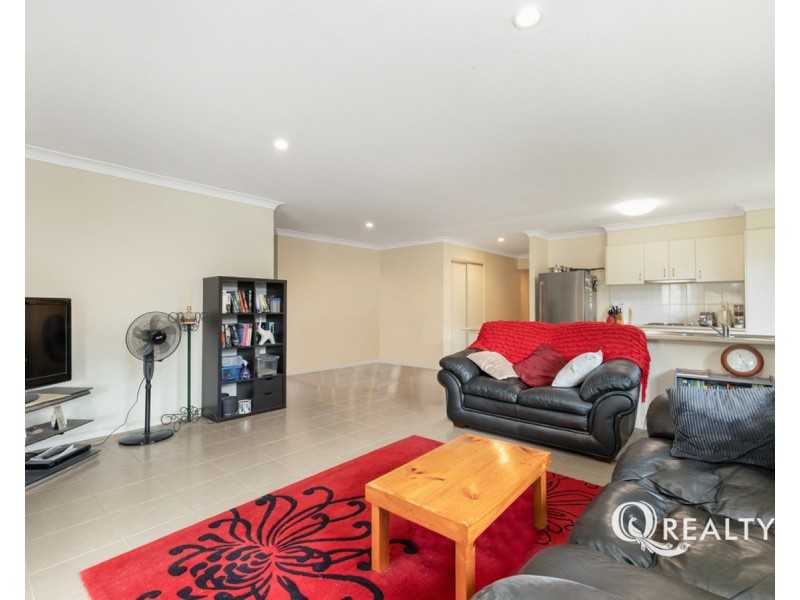 8 Armani Avenue, Wulkuraka QLD 4305