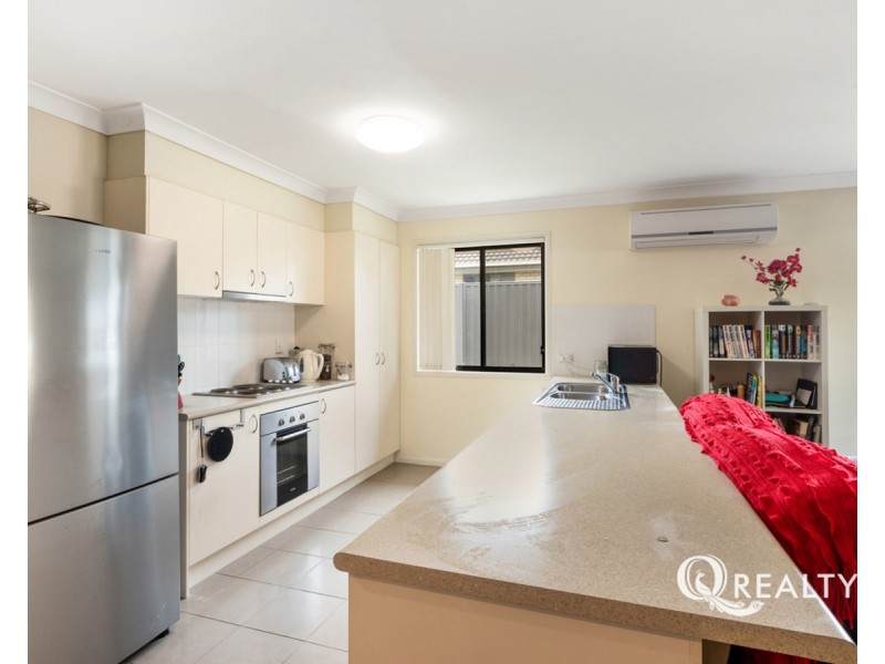 8 Armani Avenue, Wulkuraka QLD 4305