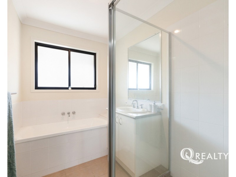 8 Armani Avenue, Wulkuraka QLD 4305