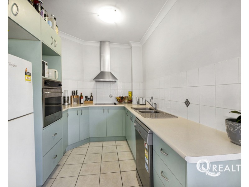 9/147-151 Riding Road, Hawthorne QLD 4171