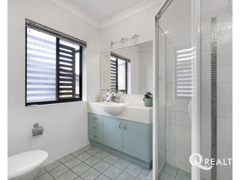 9/147-151 Riding Road, Hawthorne QLD 4171