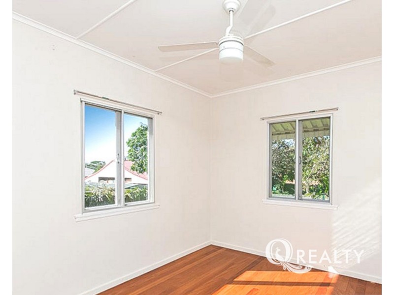 35 Ewing Road, Logan Central QLD 4114