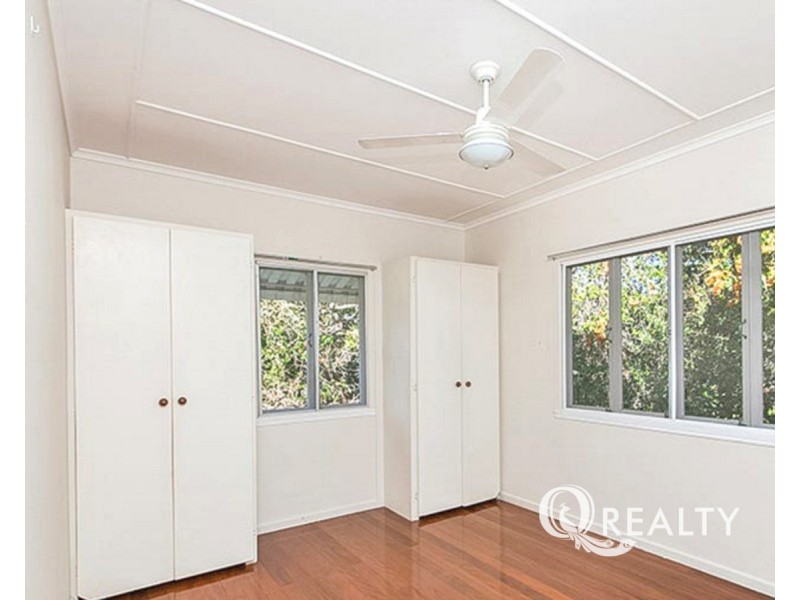 35 Ewing Road, Logan Central QLD 4114